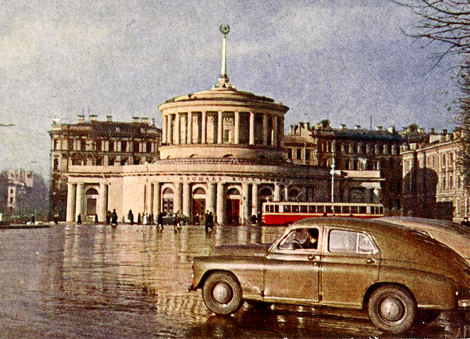 Вестибюль станции метро «Площадь Восстания», 1956 г.