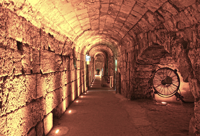 Тоннель под западной стеной Иерусалима