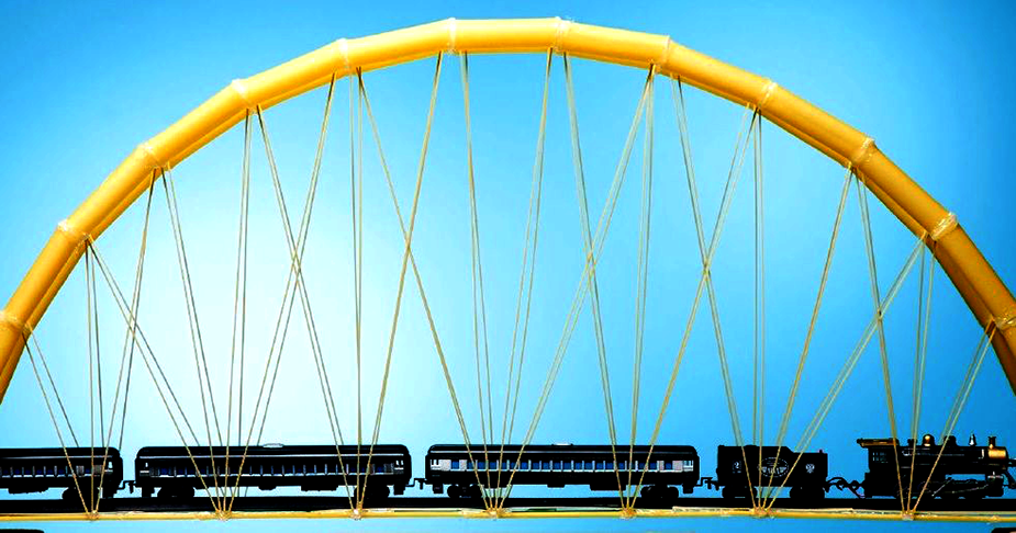Фото Мост-рекордсмен, выполненный из макарон