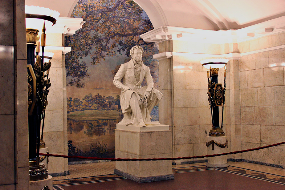 метро Пушкинская в Санкт-Петербурге