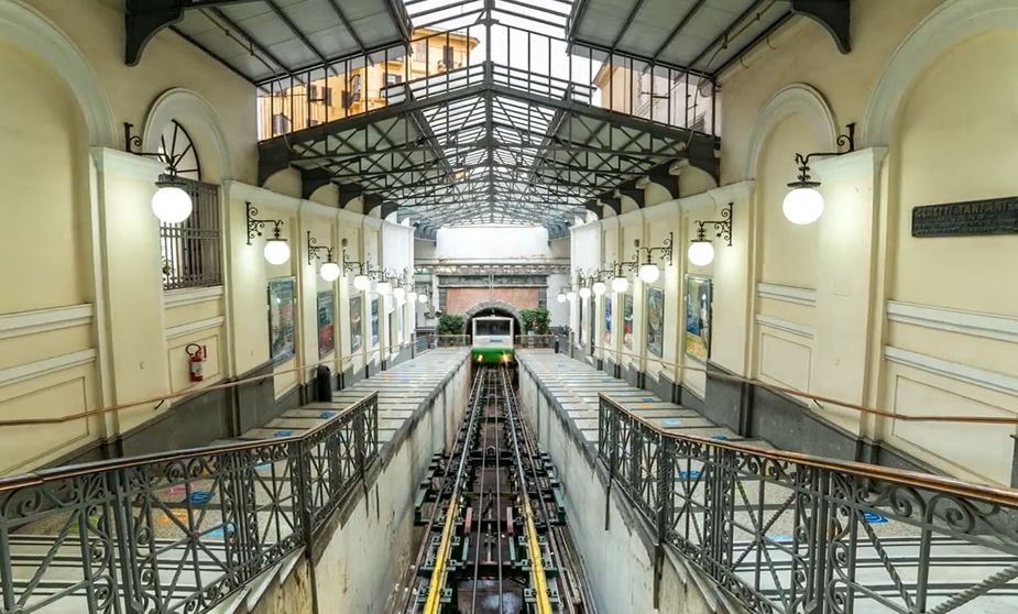 Napoli metro
